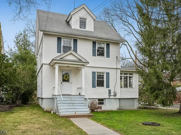 1 Baltusrol Pl, Summit City, NJ 07901