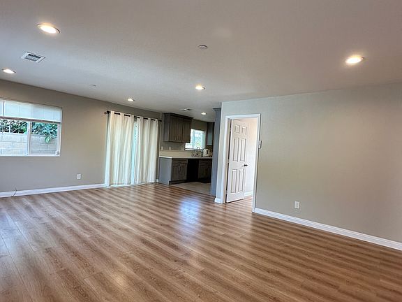 3rd image of 8258 Keim St