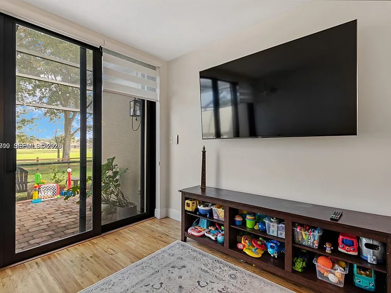 1411 W Fairway Rd #VILLA — Photo 11
