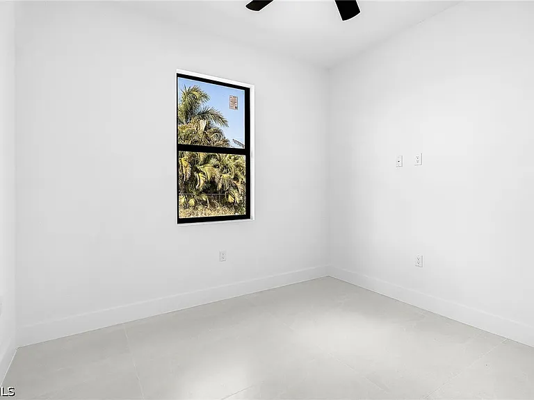 2200 NE 15th Ave — Photo 11