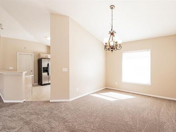 5th image of 2875 Southampton Dr