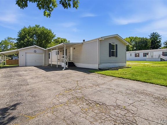 2nd image of 1805 Creekview Dr