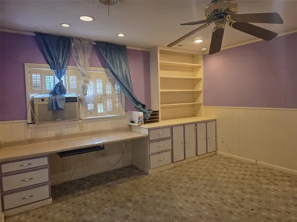 2617 NW Loraine St, Fort Worth, TX 76106