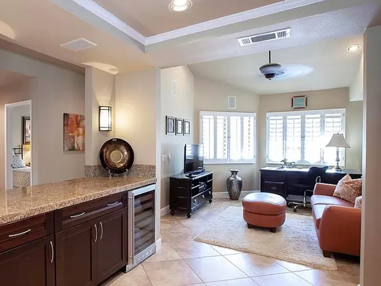 76250 Sweet Pea Way — Photo 1