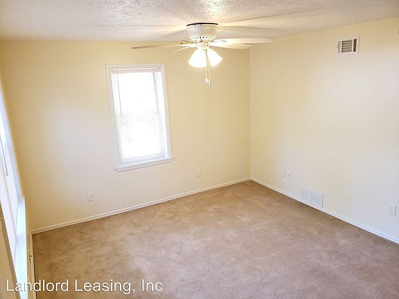 4th image of 914 Harriet St