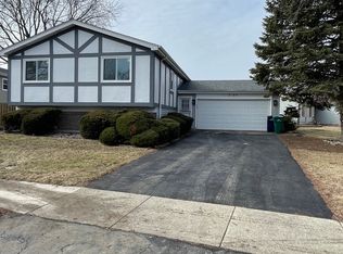 2100 S Lloyd Ave, Lombard, IL