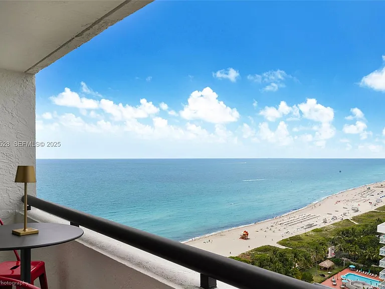 2555 Collins Ave #Penthouse 114 — Photo 16