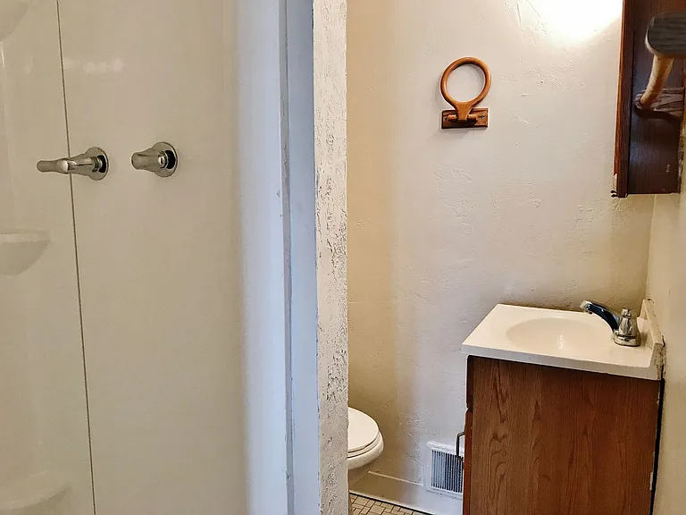 Highland Park - Apartments For Rent In Pittsburgh — Photo 4