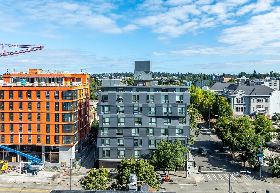 Building Photo 5
