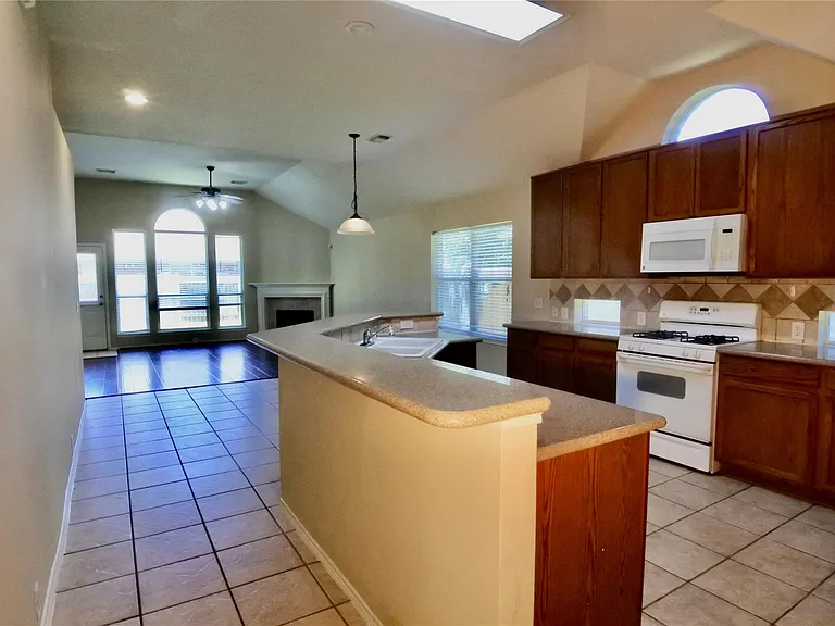 19314 Chislestone Ln — Photo 5
