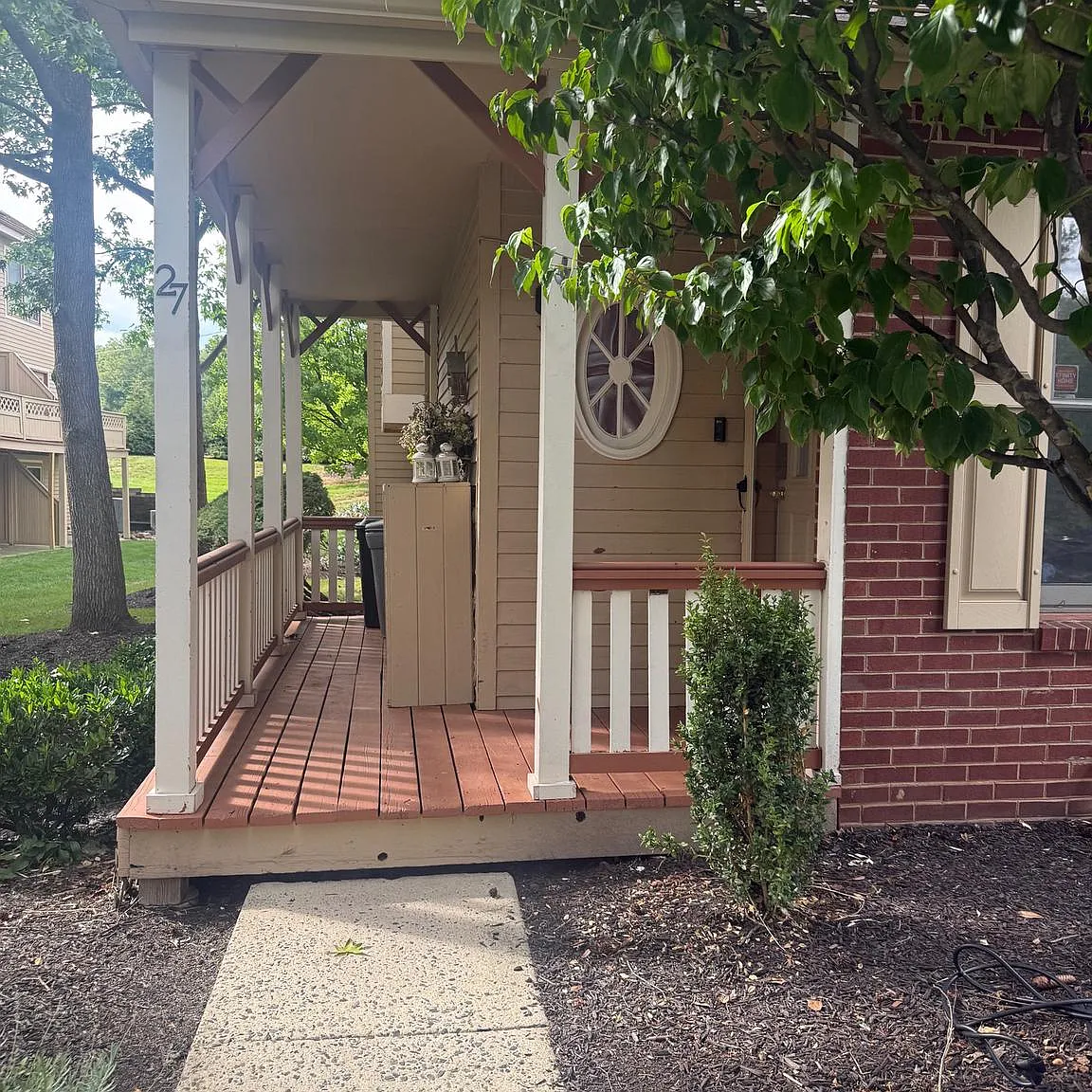 4 bed, 2.5 bath, 2438 sqft, $3,800 — Photo 4