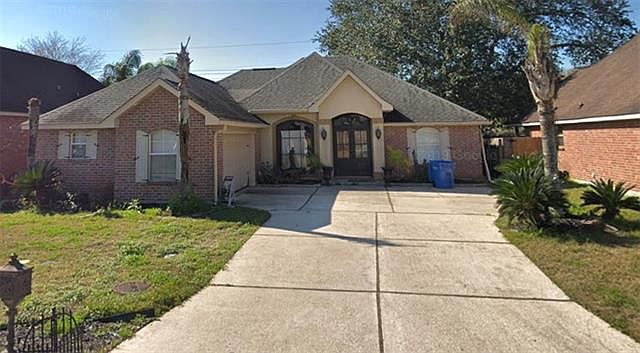 1st image of 306 Madewood Dr