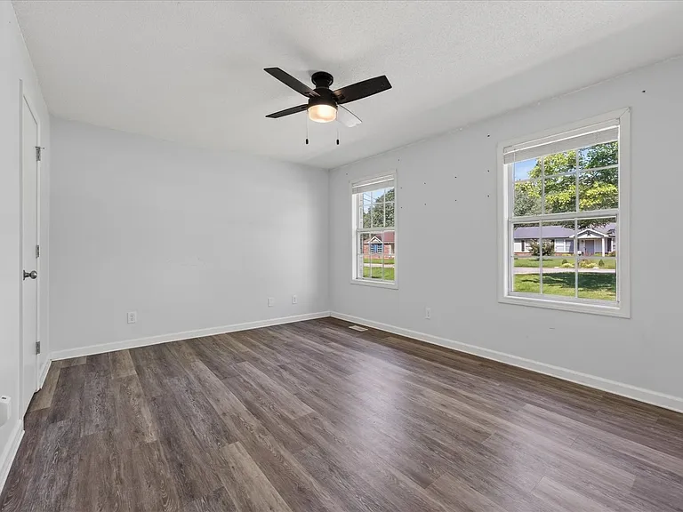 727 Acorn Dr — Photo 15