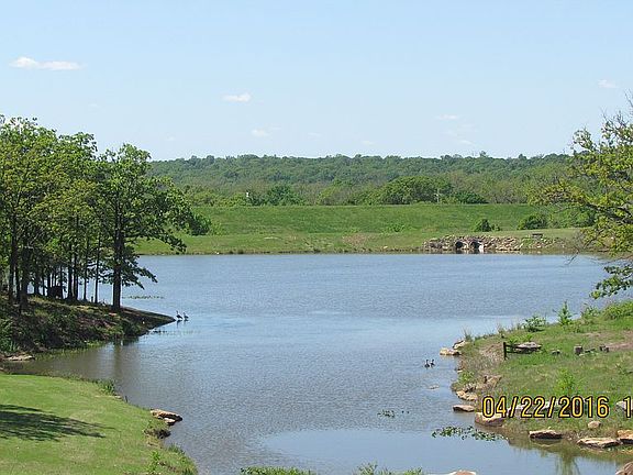 3rd image of 791 Lakeview Ct