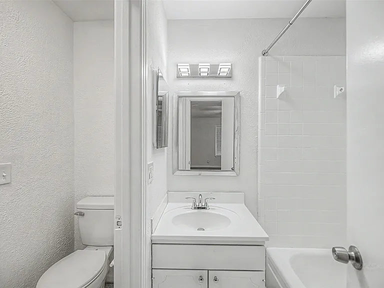 830 Threadneedle St #228 — Photo 17