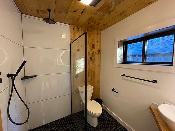 4th image of 8638 Trout Ave #6