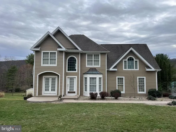 6 Jackson Rd, Pottsville, PA 17901