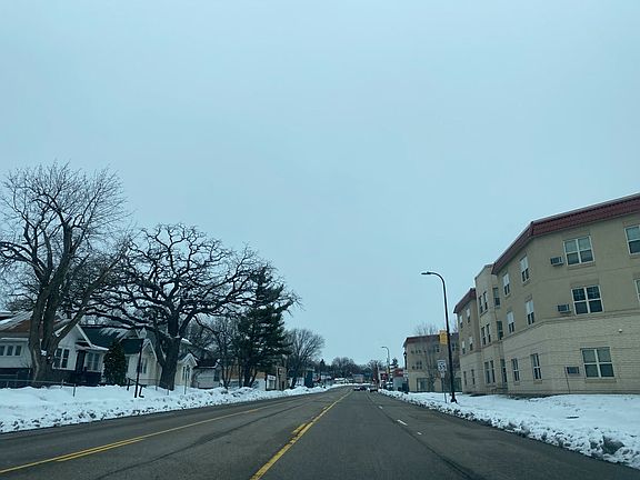5th image of 2321 W Broadway Ave
