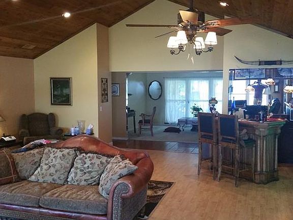 3rd image of 3572 E Lake Dr