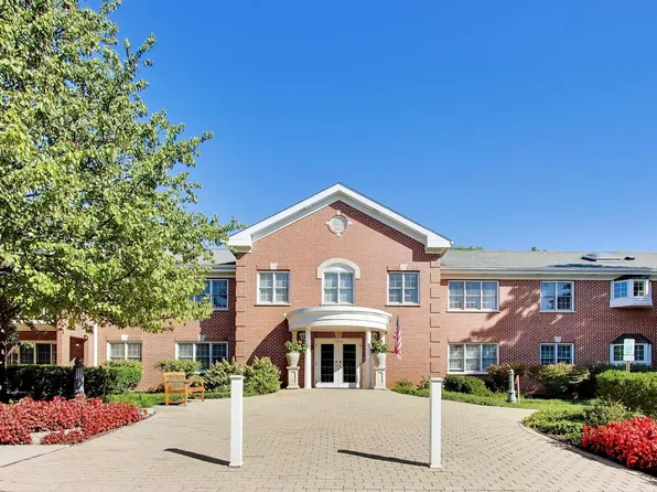 1234 Depot St Unit 208, Glenview, IL 60025