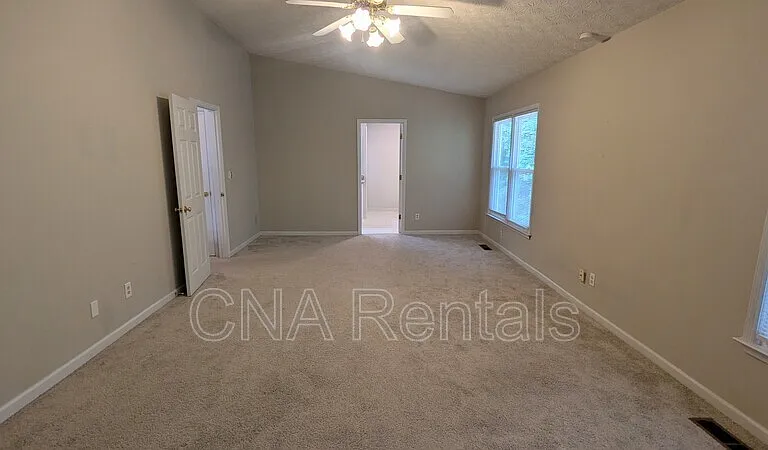 4635 Hampton Square Dr — Photo 13