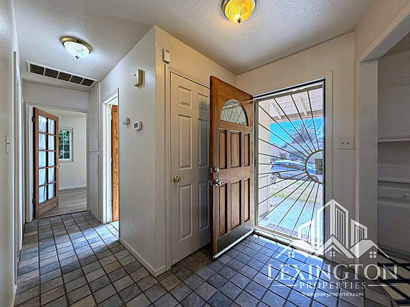 4th image of 1320 Shadowglen Rd
