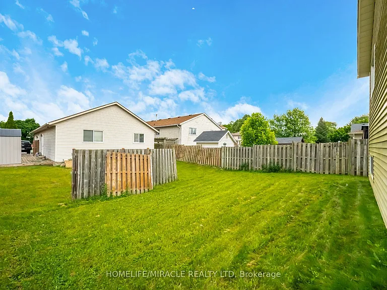 36 Poplar Cres #UPPER — Photo 15