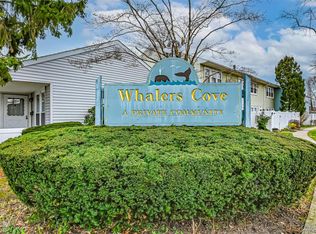 37 Whalers Cove #37, Babylon, NY 11702
