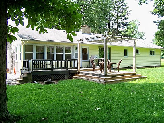 Two tier deck