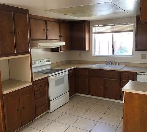 4th image of 3347 S Francisco Way