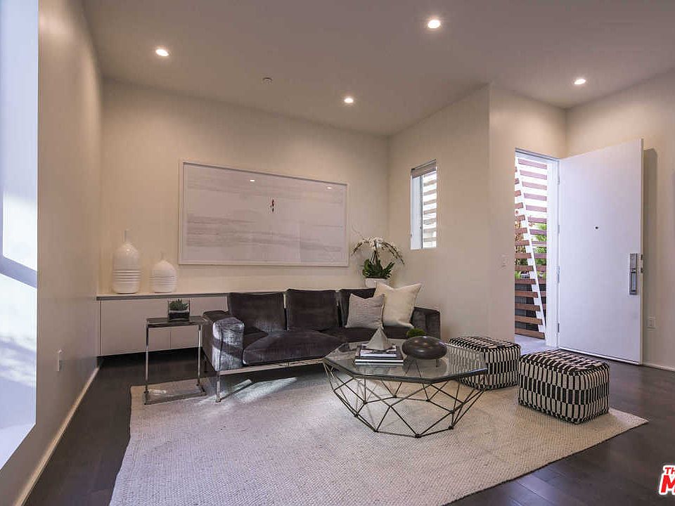 1st image of 935 N San Vicente Blvd #2