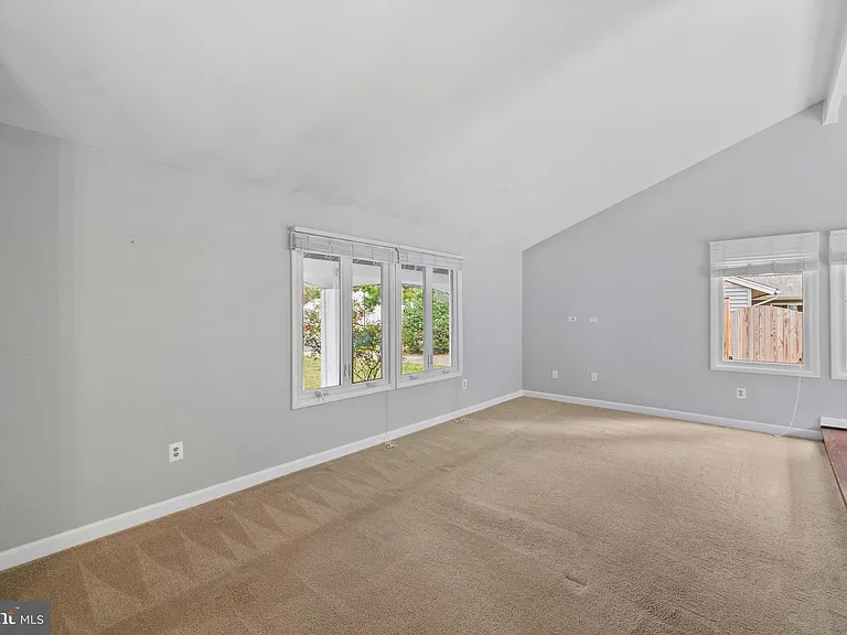 126 Hopeland Ln — Photo 8