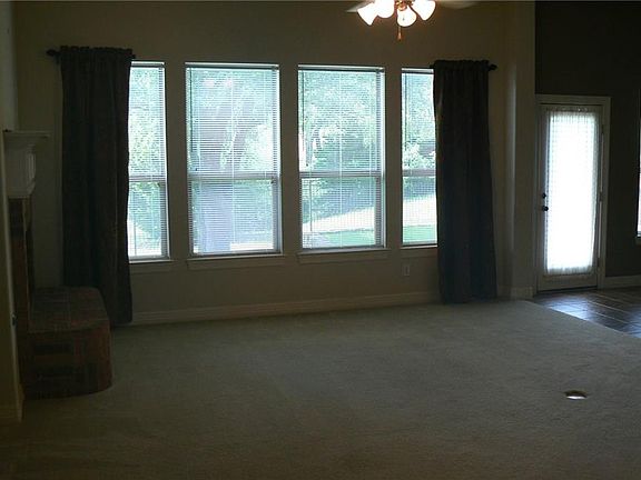 3rd image of 4522 Forest Glen Ct