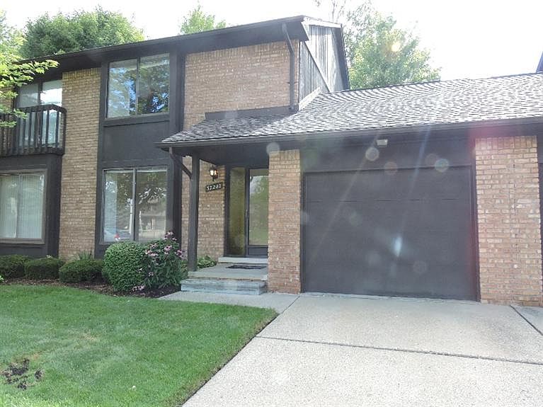1st image of 37242 Clubhouse Dr