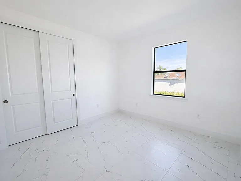 828 Holmes Ave — Photo 7