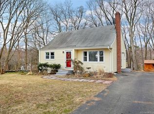 3 Deerfield Dr, Trumbull, CT 06611