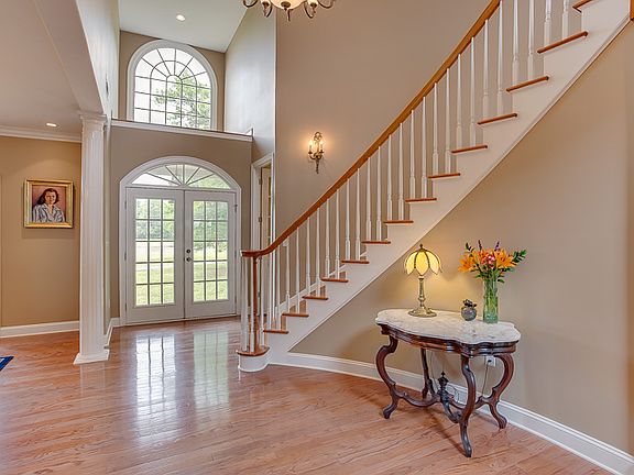 3rd image of 40 Hickory Woods Ln