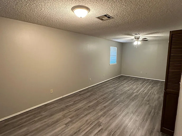 301 N Morgan Dr — Photo 9