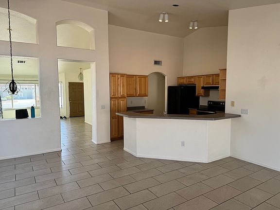 3rd image of 8444 W Shaw Butte Dr