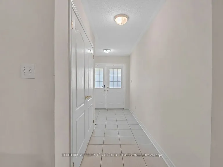 48 Colonel Lyall St — Photo 5