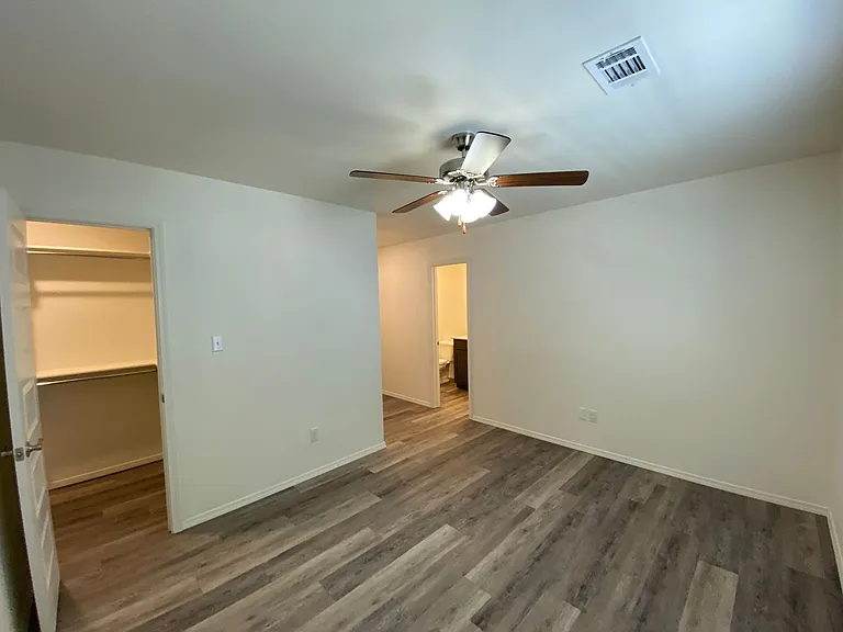 4211 Sante Fe Sq — Photo 51