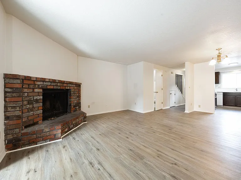 4921 SW 59th Ave — Photo 7