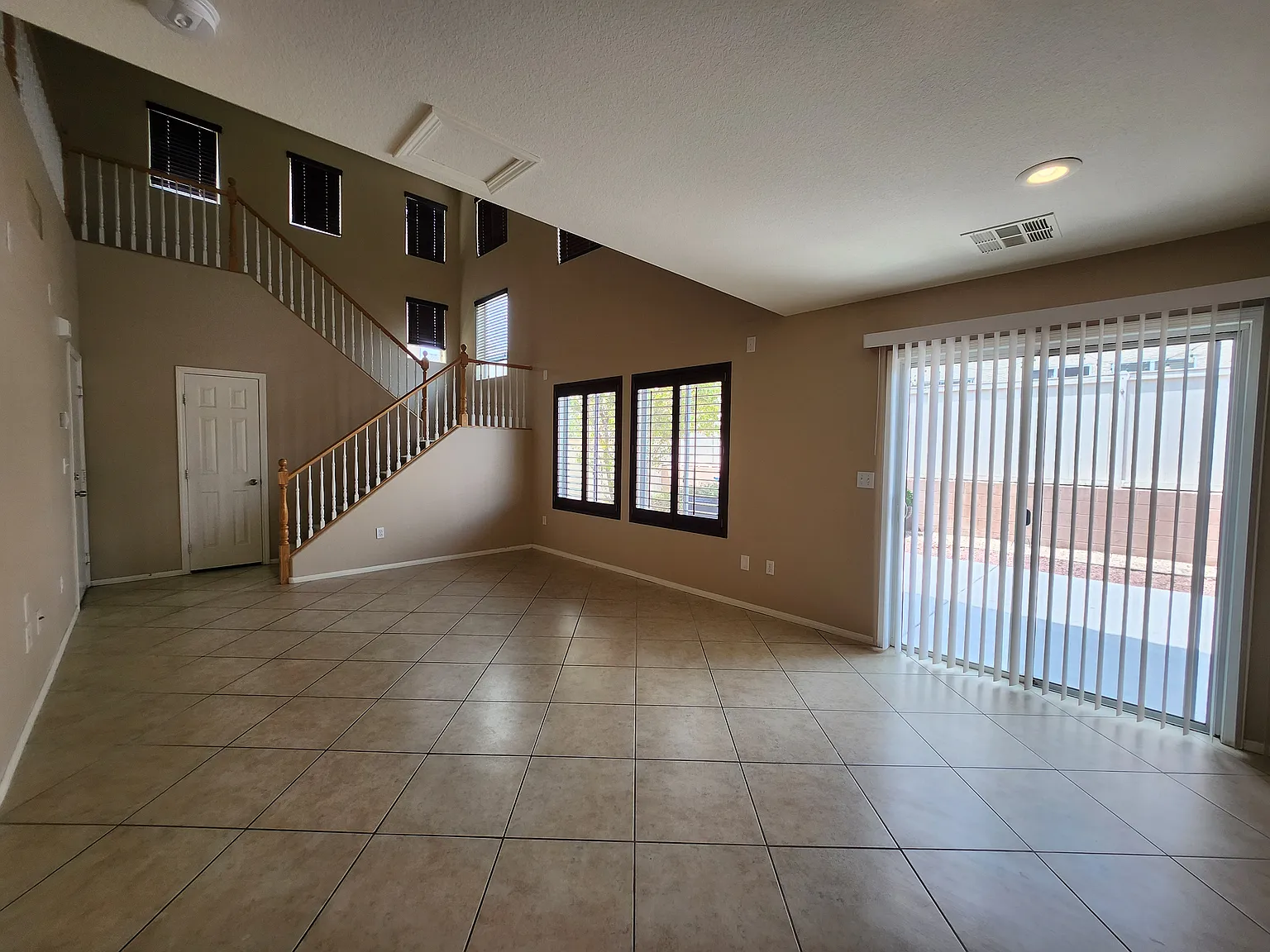 8103 Ribbon Falls St — Photo 4