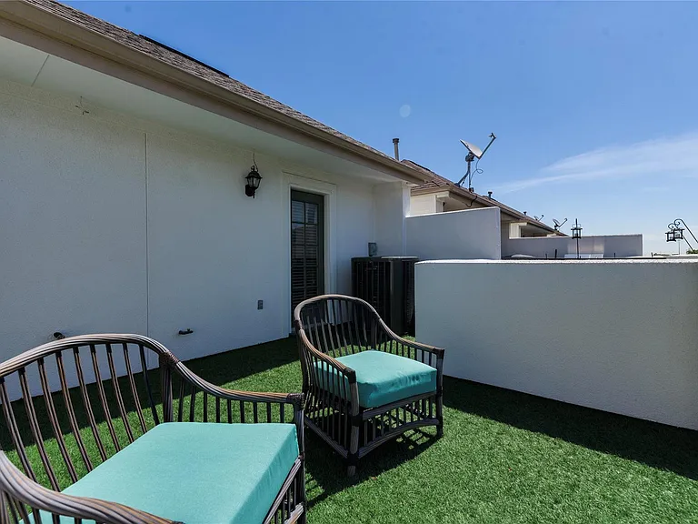 1716 Edwards St — Photo 37
