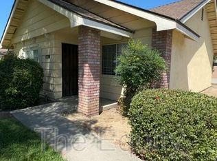 1330 S Rossmoor St, Visalia, CA 93277
