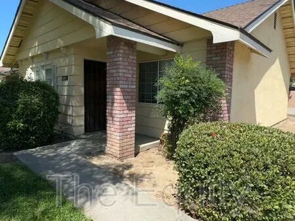 1330 S Rossmoor St, Visalia, CA 93277