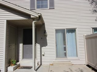 3 Ross Dr APT 2, Bloomington, IL
