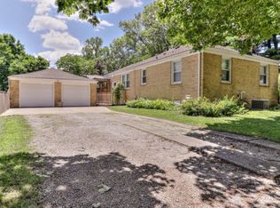 302 S Mattis Ave, Champaign, IL 61821