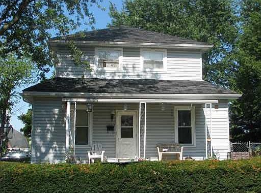 1st image of 1002 N Russell St