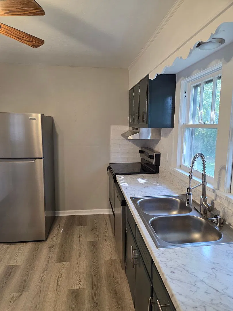 Cute 2 bed 1 bath home for rent. — Photo 3